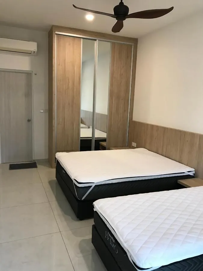 Rebec 5Pax At Aeon,Toppen,Ikea Tebrau Apartment Johor Bahru Malaysia